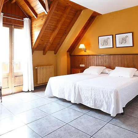 Ribaeta Hotel 2*